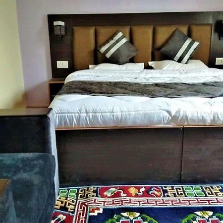 Hotel Kargil Heights Экстерьер фото