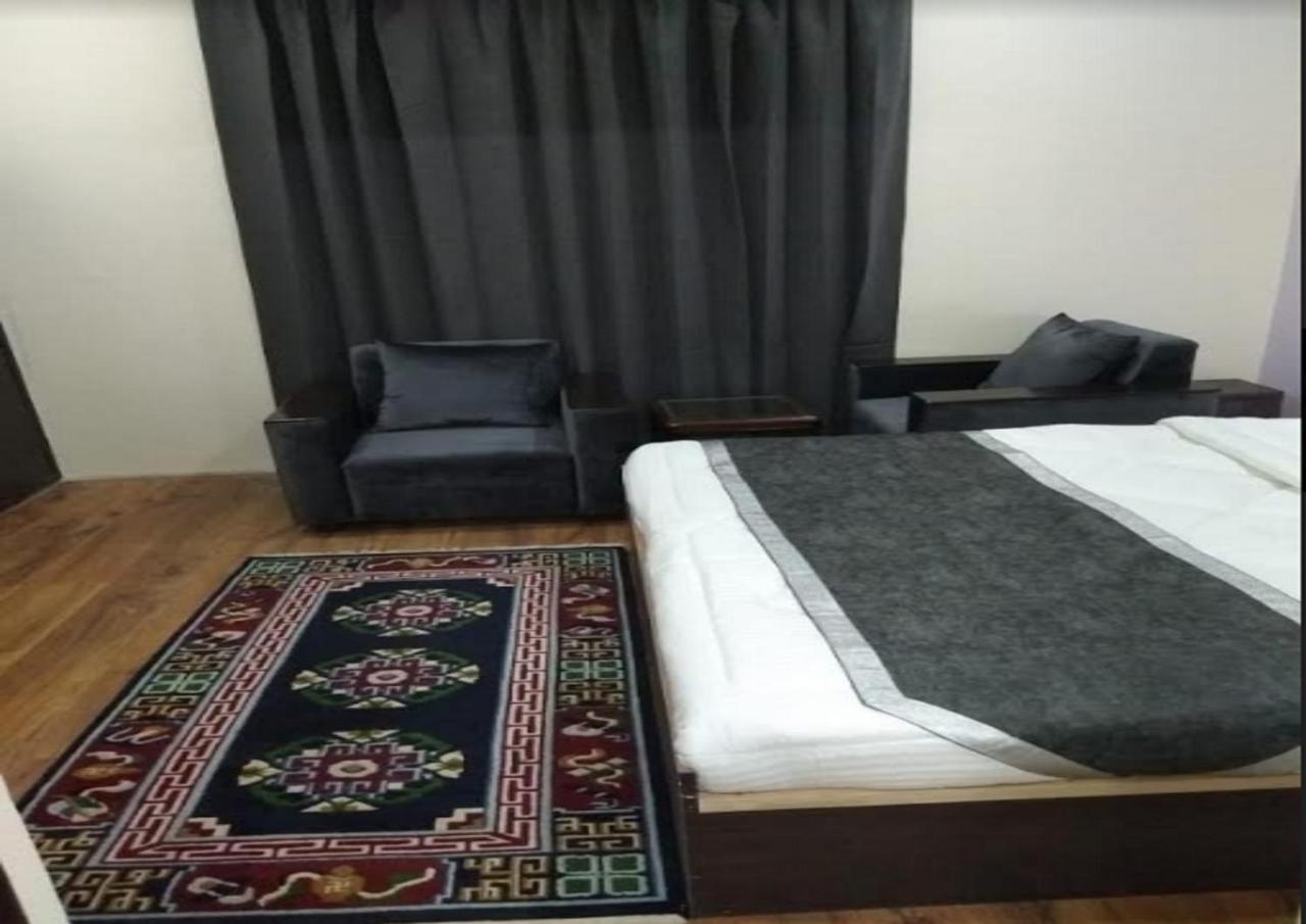 Hotel Kargil Heights Экстерьер фото