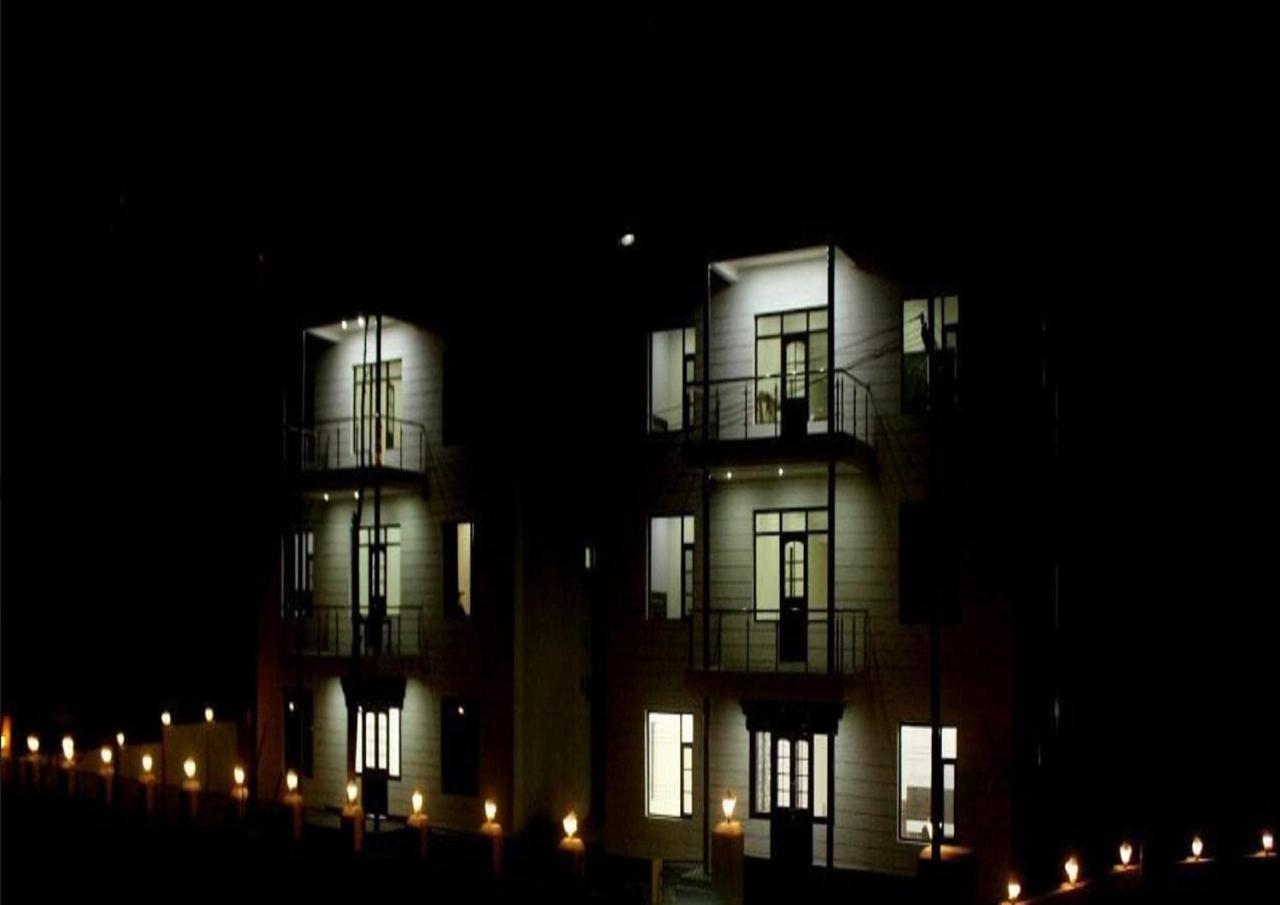 Hotel Kargil Heights Экстерьер фото