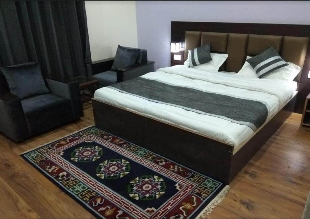Hotel Kargil Heights Экстерьер фото