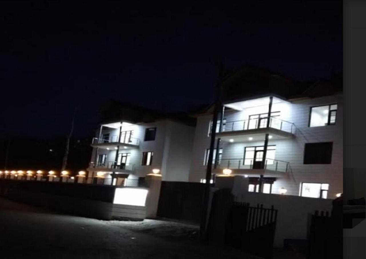 Hotel Kargil Heights Экстерьер фото