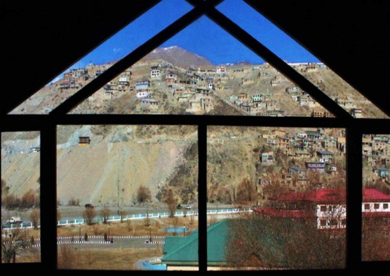 Hotel Kargil Heights Экстерьер фото