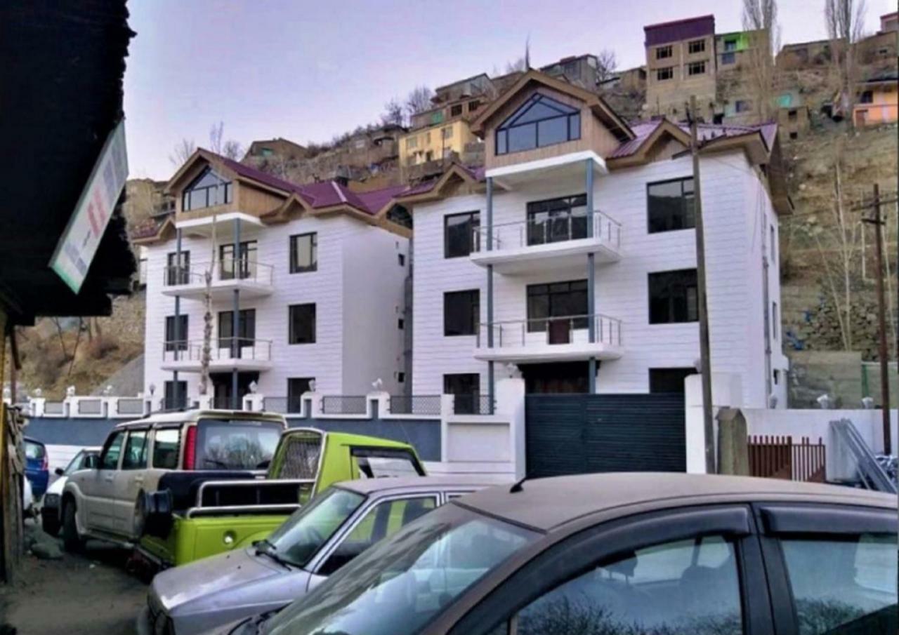 Hotel Kargil Heights Экстерьер фото