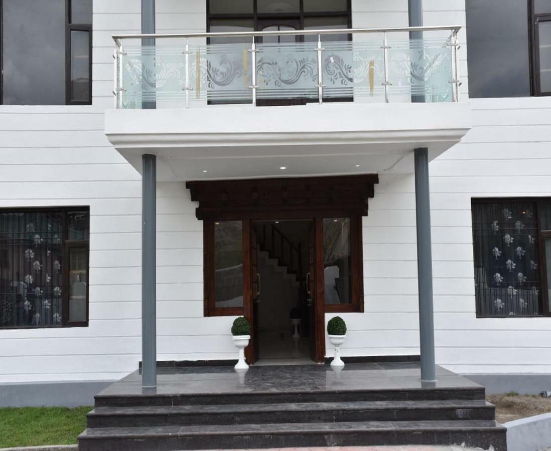 Hotel Kargil Heights Экстерьер фото