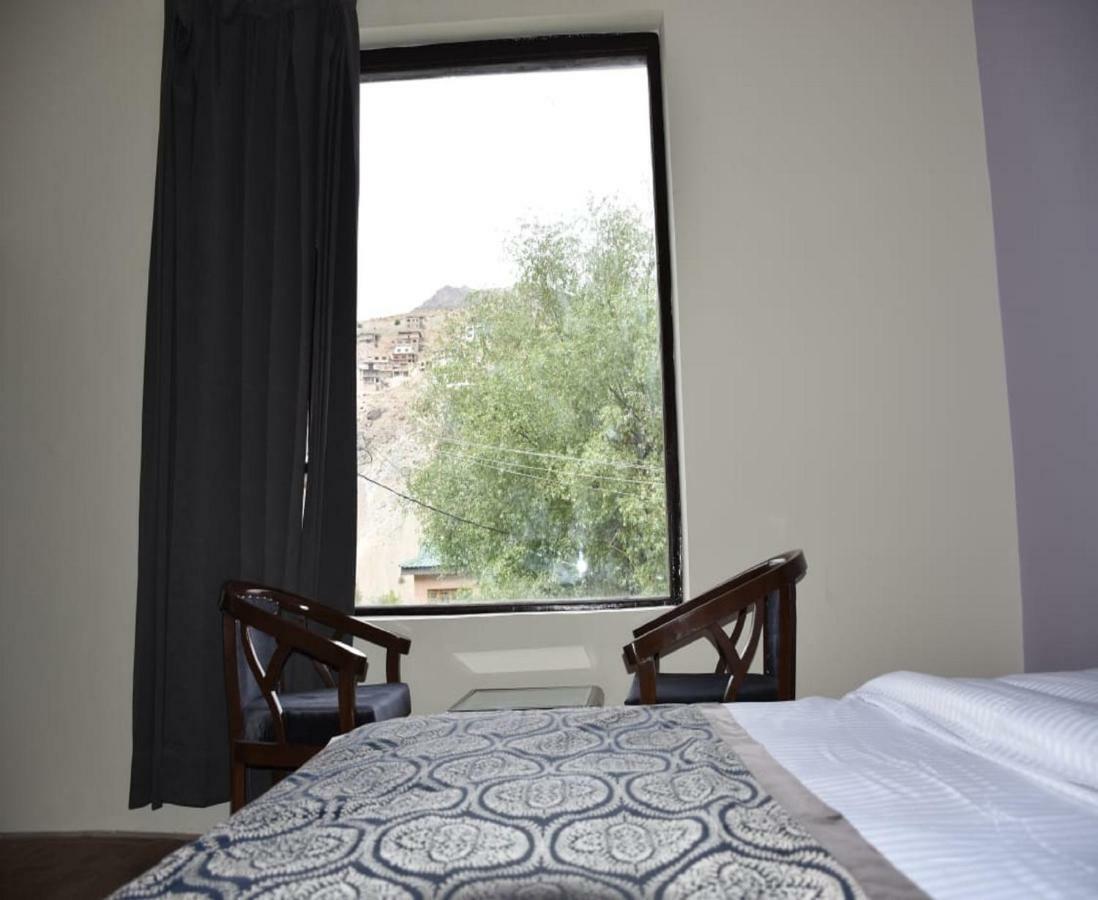 Hotel Kargil Heights Экстерьер фото